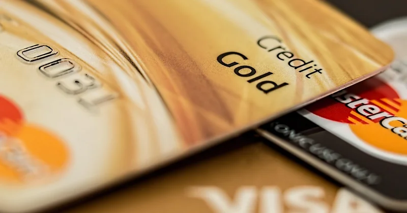 When your credit utilization becomes a warning light